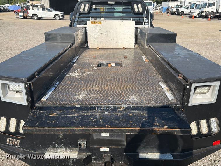 image for item FB5135 2020 Ford F-550 Super Duty Crew Cab flatbed truck
