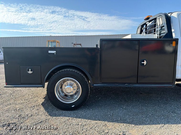 image for item FB5135 2020 Ford F-550 Super Duty Crew Cab flatbed truck