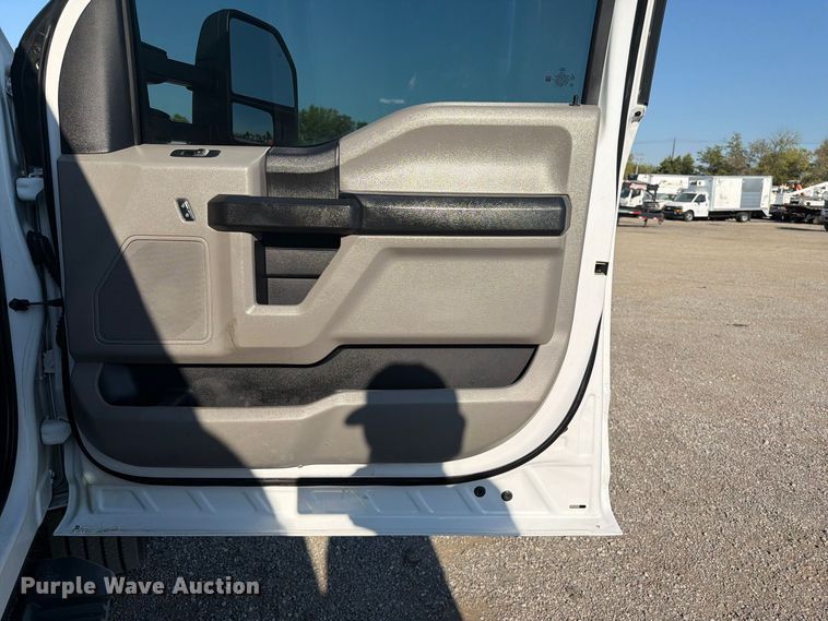image for item FB5135 2020 Ford F-550 Super Duty Crew Cab flatbed truck
