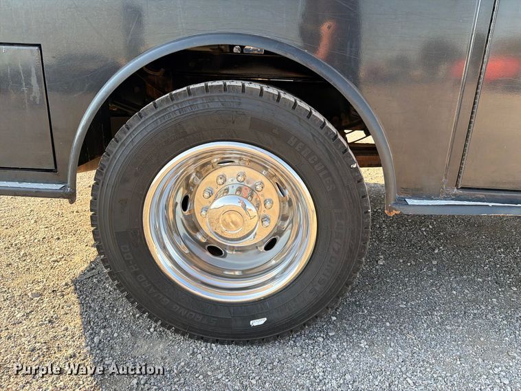 image for item FB5135 2020 Ford F-550 Super Duty Crew Cab flatbed truck