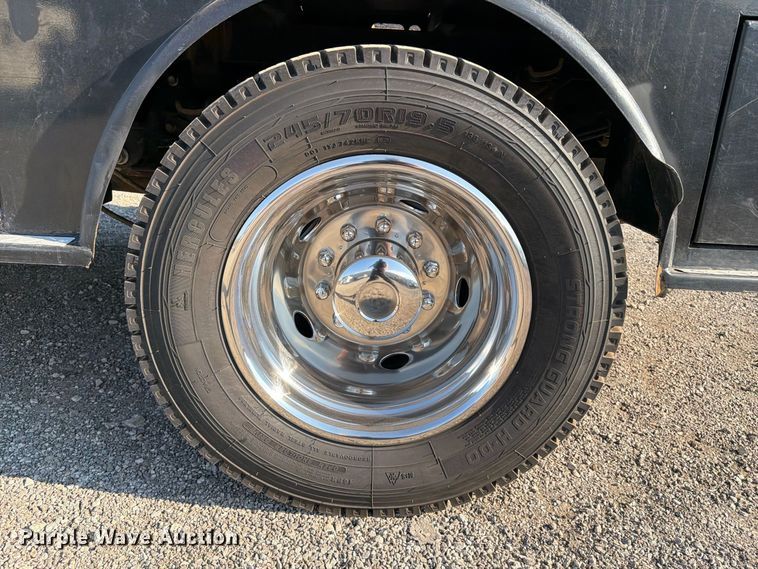 image for item FB5135 2020 Ford F-550 Super Duty Crew Cab flatbed truck