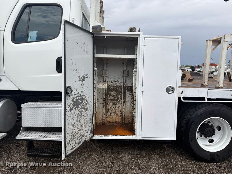 image for item FB5146 2007 Freightliner Business Class M2 Crew Cab crane truck