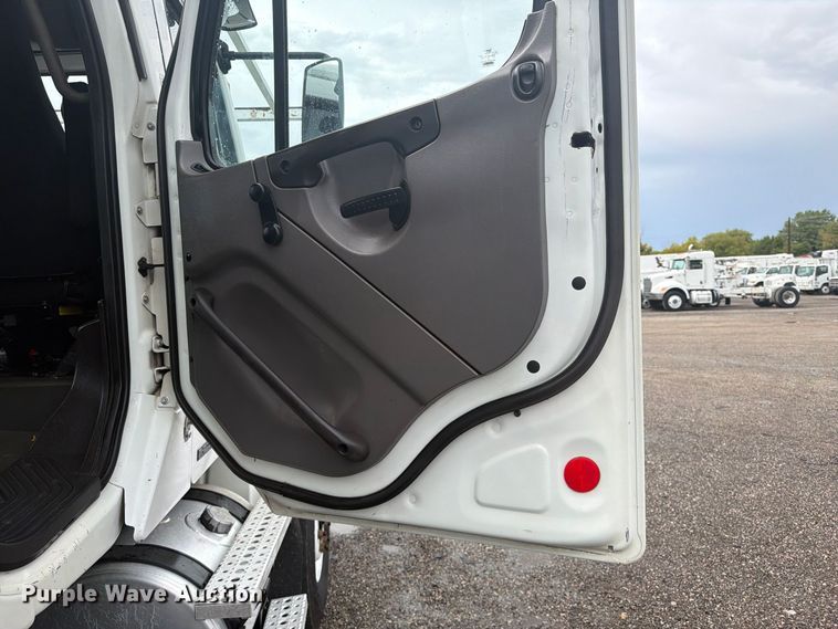 image for item FB5146 2007 Freightliner Business Class M2 Crew Cab crane truck