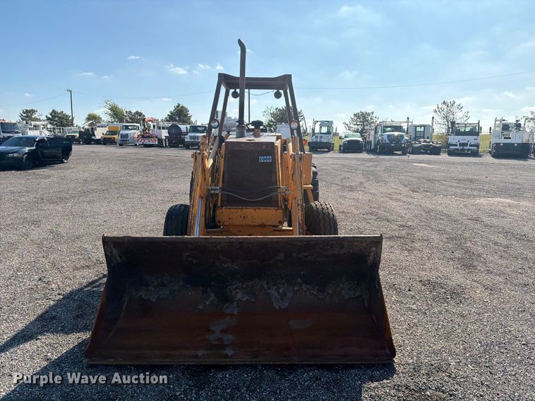 image for item FB5148 1993 Case 480F landscape tractor