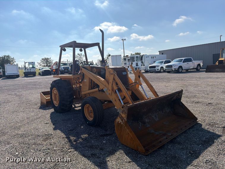 image for item FB5148 1993 Case 480F landscape tractor