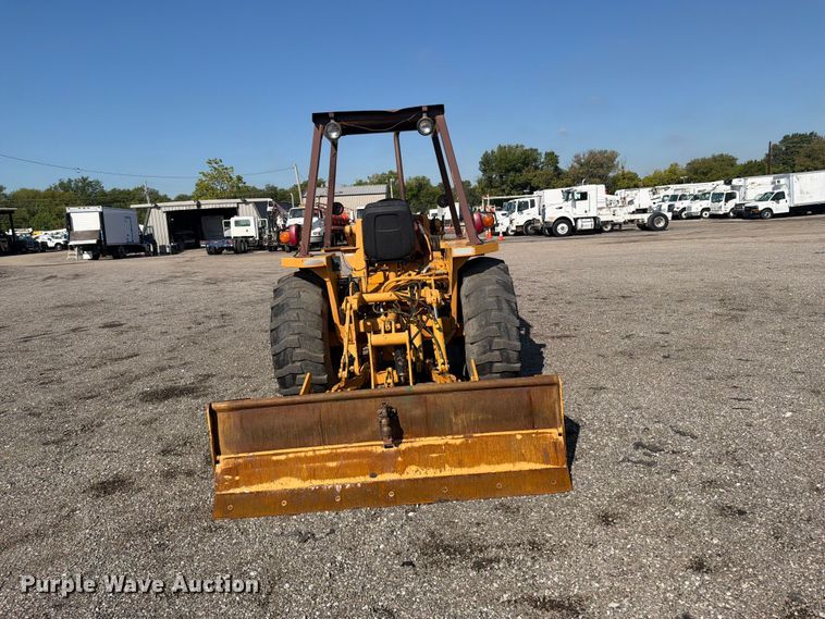 image for item FB5148 1993 Case 480F landscape tractor