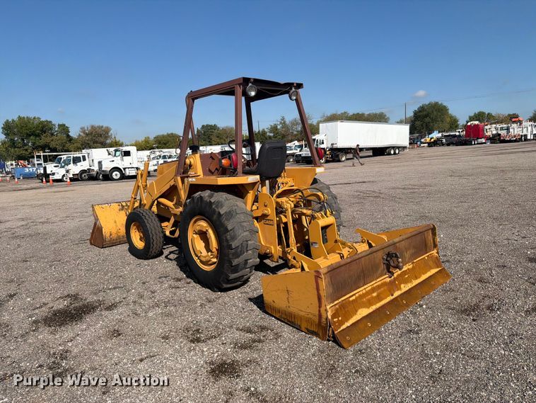 image for item FB5148 1993 Case 480F landscape tractor