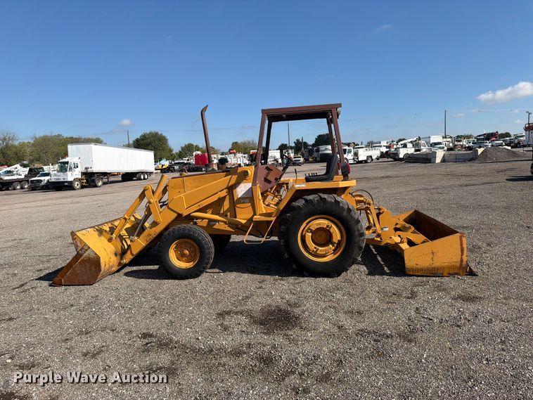 image for item FB5148 1993 Case 480F landscape tractor
