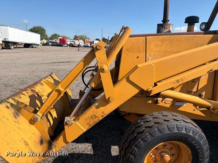 image for item FB5148 1993 Case 480F landscape tractor