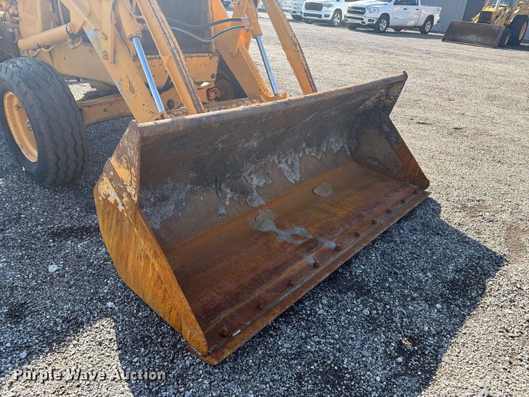 image for item FB5148 1993 Case 480F landscape tractor