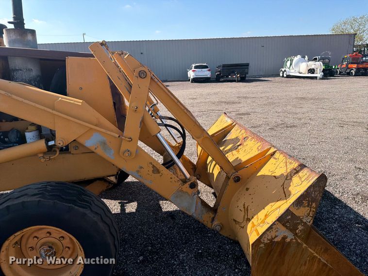 image for item FB5148 1993 Case 480F landscape tractor