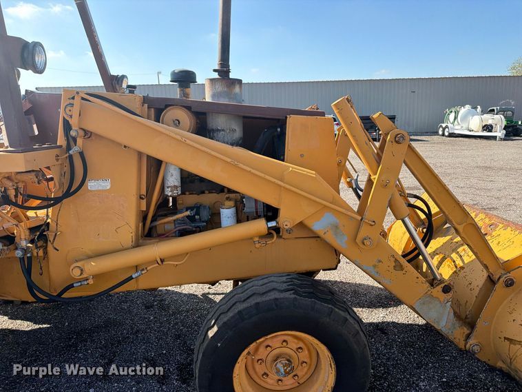 image for item FB5148 1993 Case 480F landscape tractor