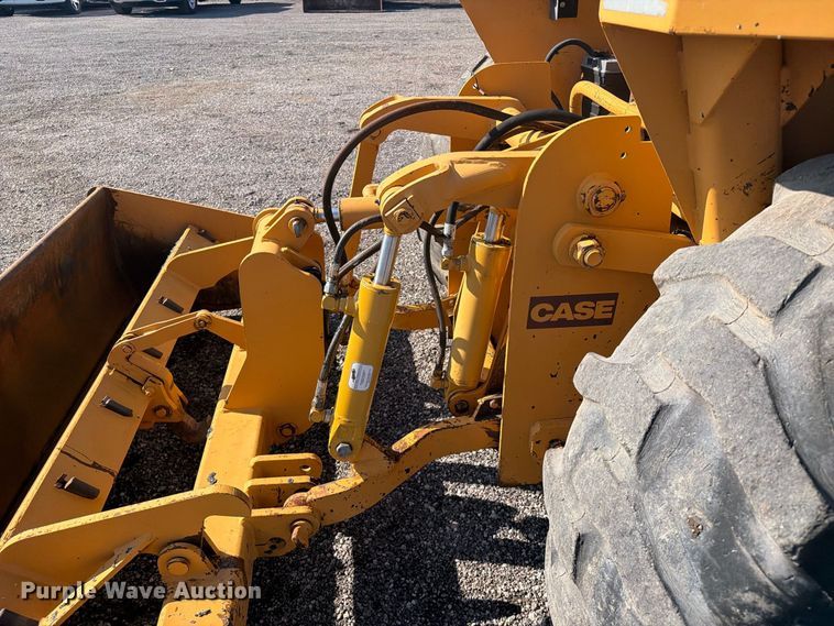 image for item FB5148 1993 Case 480F landscape tractor