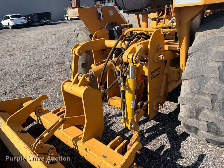 image for item FB5148 1993 Case 480F landscape tractor
