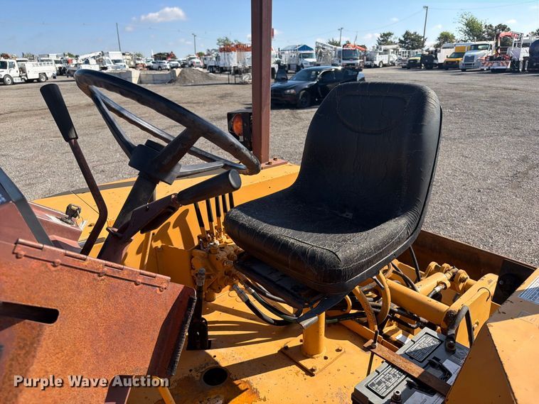 image for item FB5148 1993 Case 480F landscape tractor