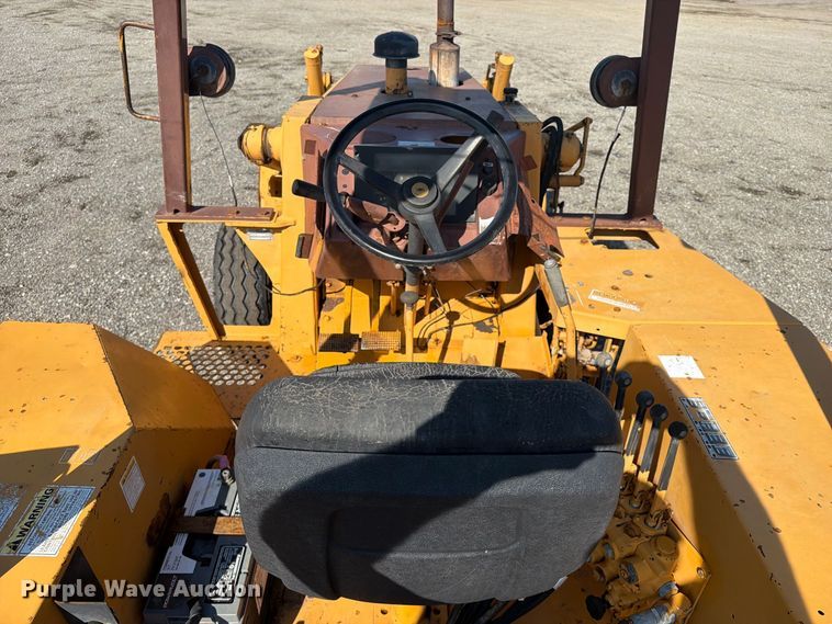 image for item FB5148 1993 Case 480F landscape tractor