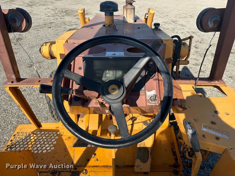image for item FB5148 1993 Case 480F landscape tractor