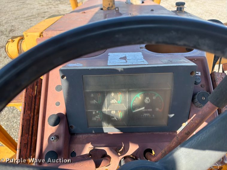 image for item FB5148 1993 Case 480F landscape tractor