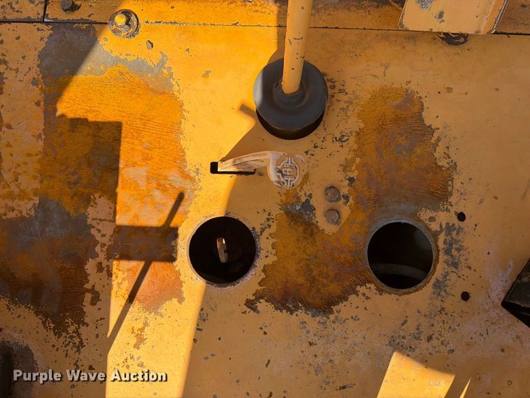 image for item FB5148 1993 Case 480F landscape tractor