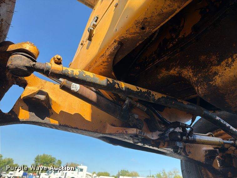 image for item FB5148 1993 Case 480F landscape tractor