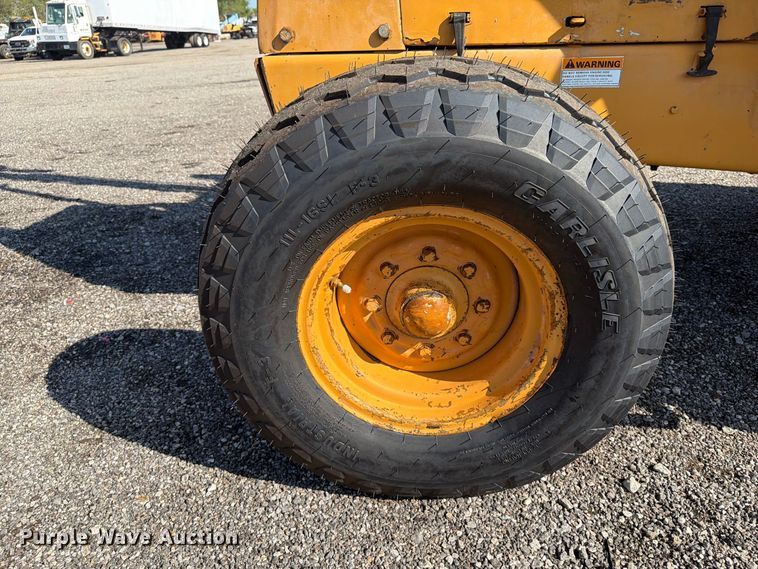 image for item FB5148 1993 Case 480F landscape tractor