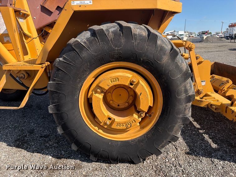 image for item FB5148 1993 Case 480F landscape tractor