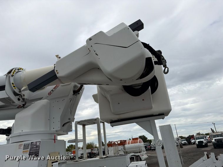 image for item FB5149 2015 Freightliner Business Class M2 bucket truck