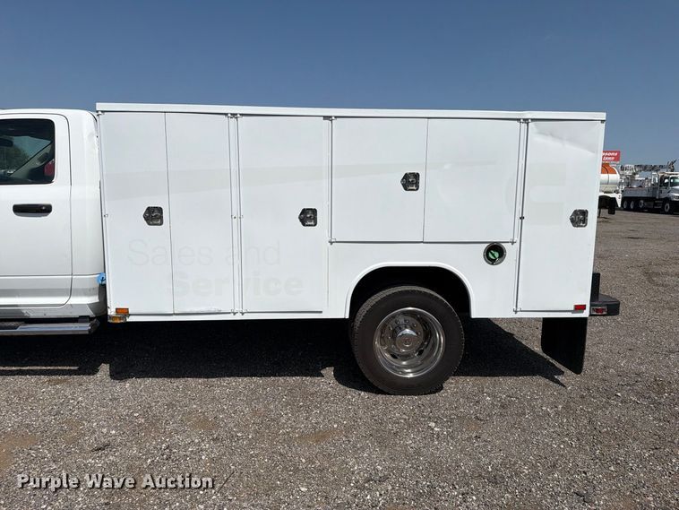 image for item FB5159 2017 RAM 5500 utility / service truck