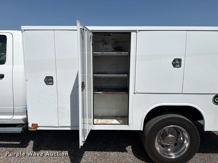 image for item FB5159 2017 RAM 5500 utility / service truck