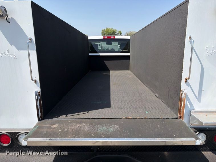 image for item FB5159 2017 RAM 5500 utility / service truck