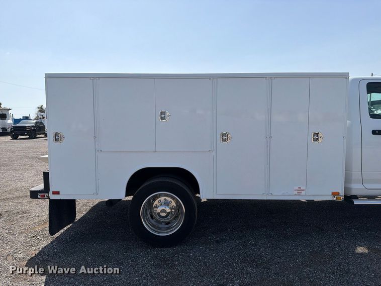 image for item FB5159 2017 RAM 5500 utility / service truck