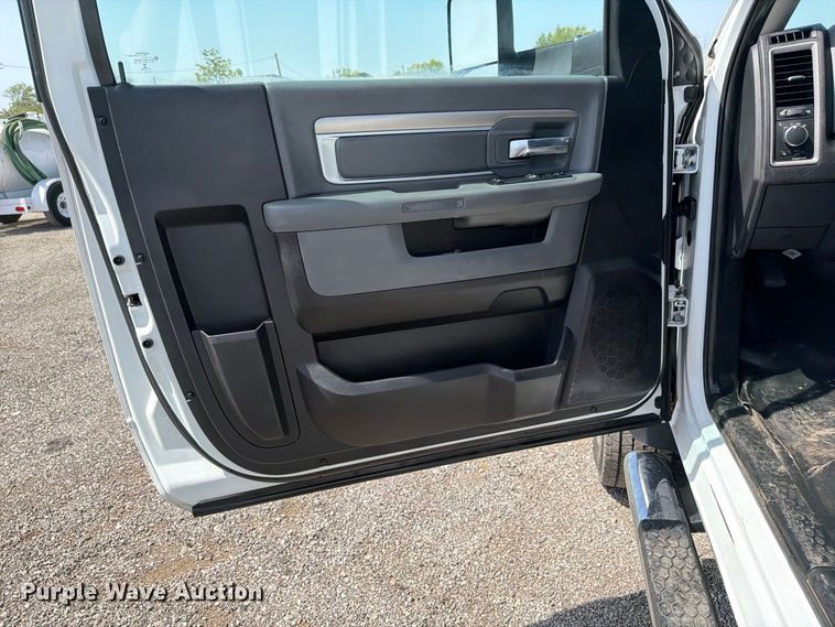 image for item FB5159 2017 RAM 5500 utility / service truck