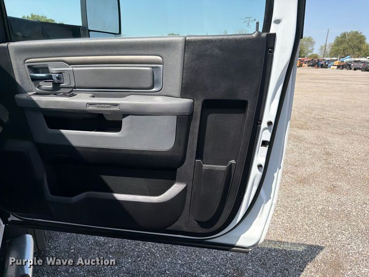 image for item FB5159 2017 RAM 5500 utility / service truck