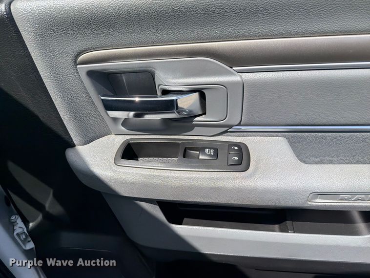 image for item FB5159 2017 RAM 5500 utility / service truck
