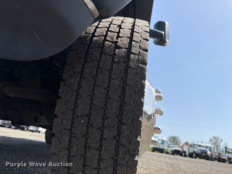 image for item FB5159 2017 RAM 5500 utility / service truck