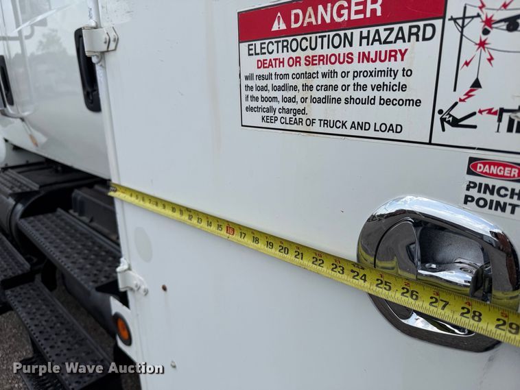 image for item FB5164 2010 International WorkStar 7500 Crew Cab crane truck