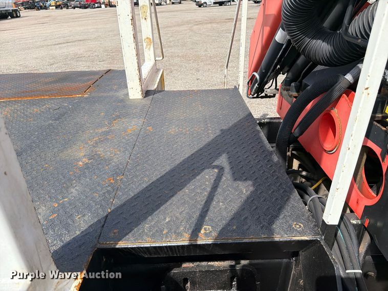 image for item FB5164 2010 International WorkStar 7500 Crew Cab crane truck