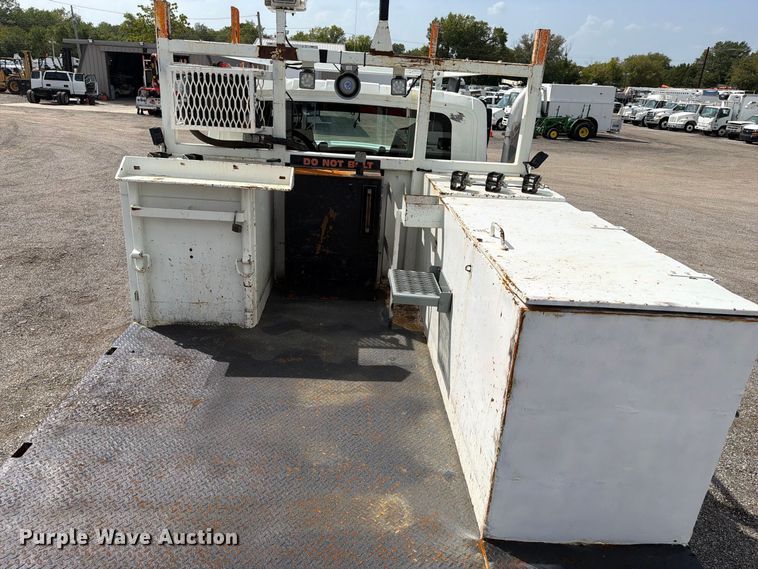 image for item FB5164 2010 International WorkStar 7500 Crew Cab crane truck