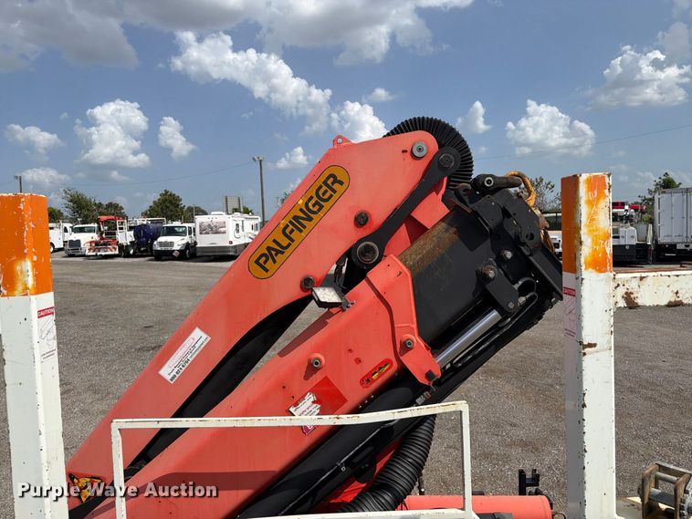 image for item FB5164 2010 International WorkStar 7500 Crew Cab crane truck