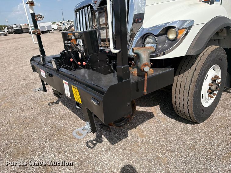 image for item FB5164 2010 International WorkStar 7500 Crew Cab crane truck