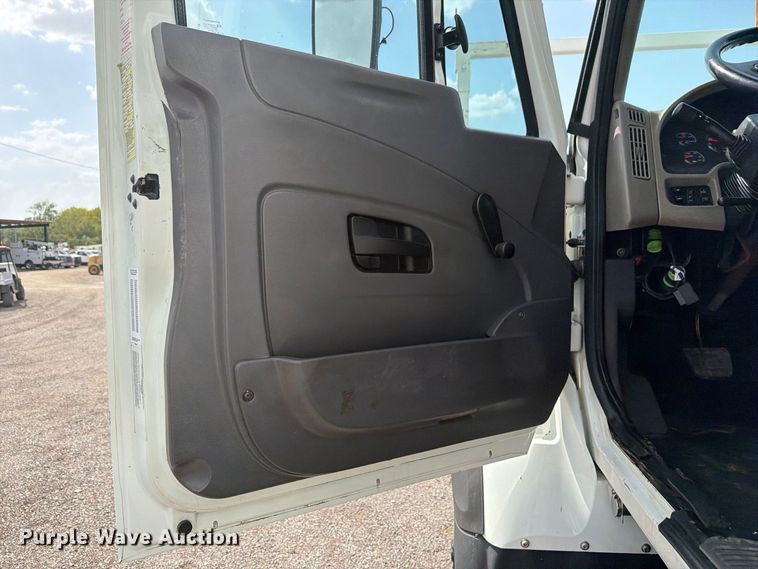 image for item FB5164 2010 International WorkStar 7500 Crew Cab crane truck