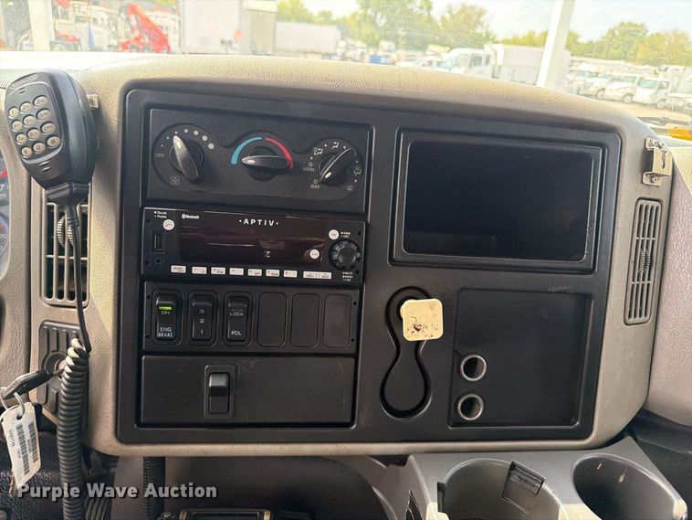 image for item FB5164 2010 International WorkStar 7500 Crew Cab crane truck