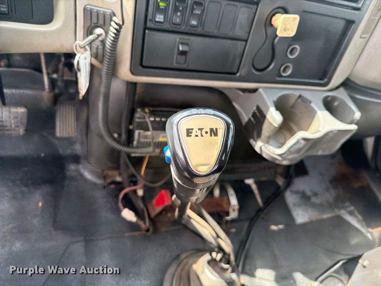 image for item FB5164 2010 International WorkStar 7500 Crew Cab crane truck