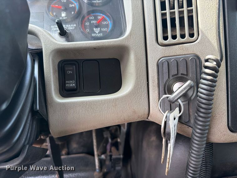 image for item FB5164 2010 International WorkStar 7500 Crew Cab crane truck