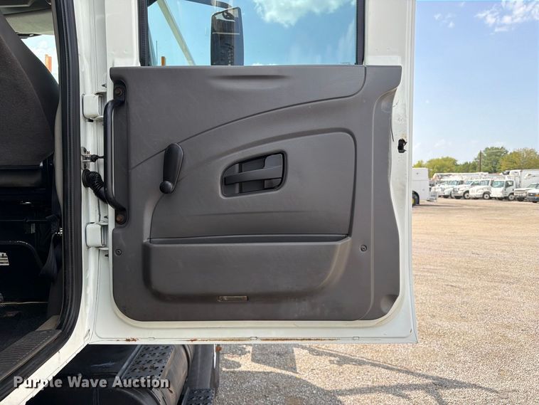 image for item FB5164 2010 International WorkStar 7500 Crew Cab crane truck