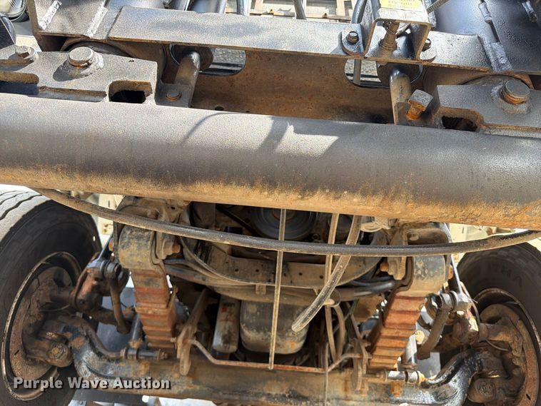 image for item FB5164 2010 International WorkStar 7500 Crew Cab crane truck