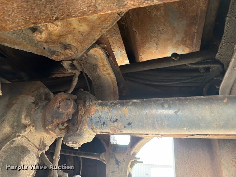 image for item FB5164 2010 International WorkStar 7500 Crew Cab crane truck