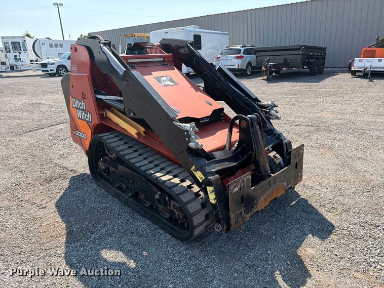 image for item FB5168 2022 Ditch Witch SK3000 compact utility loader