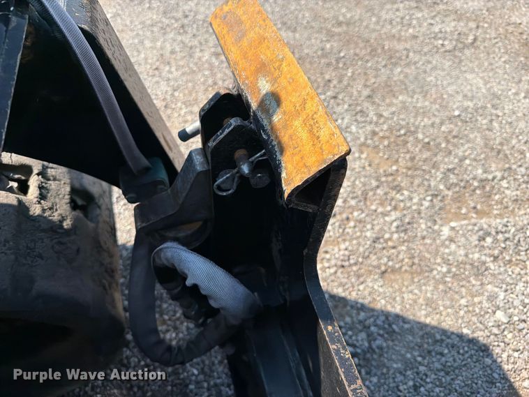 image for item FB5168 2022 Ditch Witch SK3000 compact utility loader