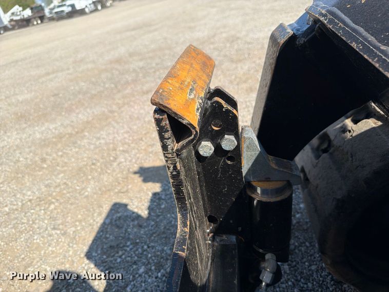 image for item FB5168 2022 Ditch Witch SK3000 compact utility loader